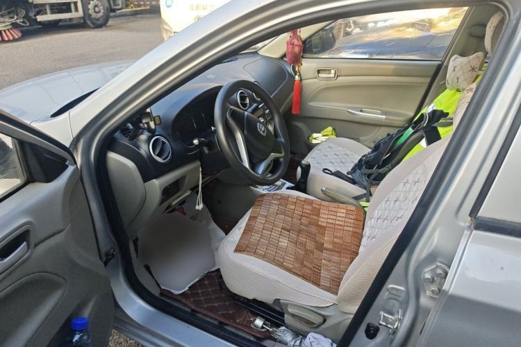 Used CHANGAN Alsvin V3 2012 1.3L Manual Comfort Version China IV Standard Driver Seat