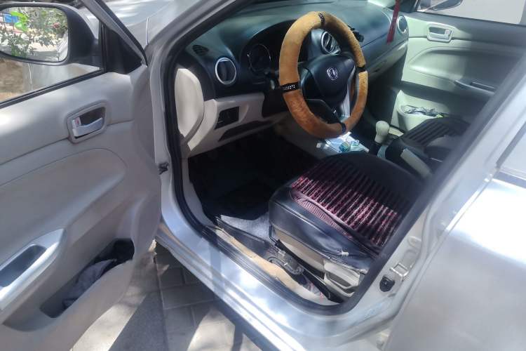 Used CHANGAN Alsvin V3 2012 1.3L Manual Comfort Version China IV Standard Driver Seat