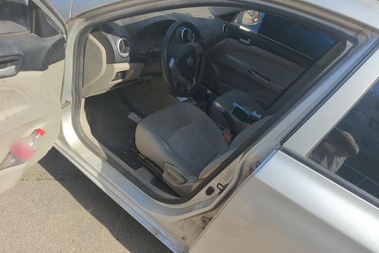 Used CHANGAN Alsvin V3 2012 1.3L Manual Comfort Version China IV Standard Driver Seat