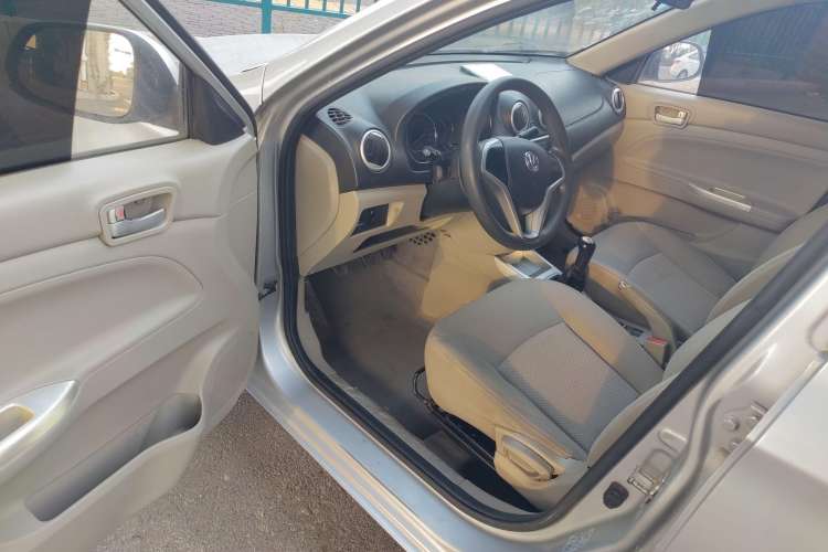 Used CHANGAN Alsvin V3 2012 1.3L Manual Comfort Version China IV Standard Driver Seat