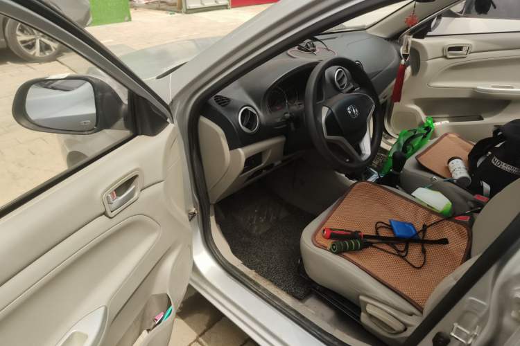 Used CHANGAN Alsvin V3 2012 1.3L Manual Comfort Version China V Standard Driver Seat