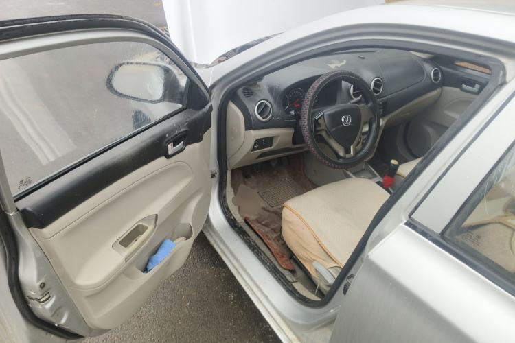 Used CHANGAN Alsvin V3 2012 1.3L Manual Luxury Version China IV Standard Driver Seat