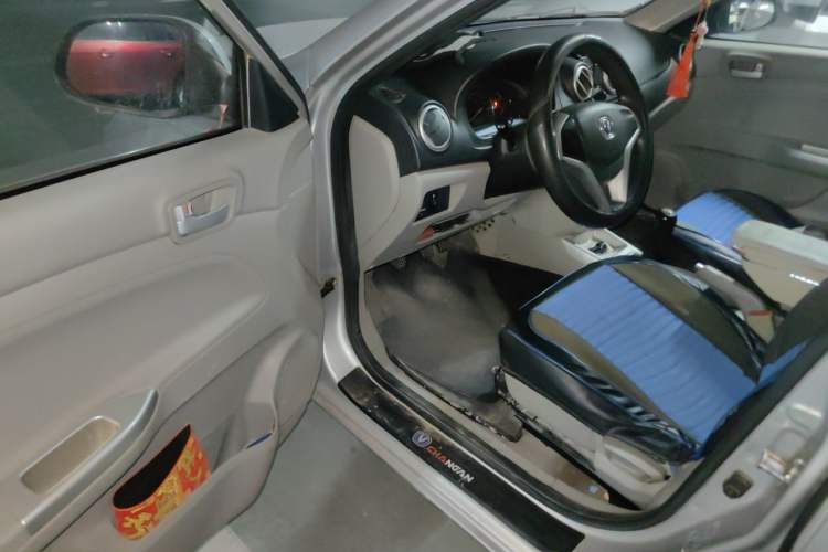 Used CHANGAN Alsvin V3 2012 1.3L Manual Comfort Version China IV Standard Driver Seat