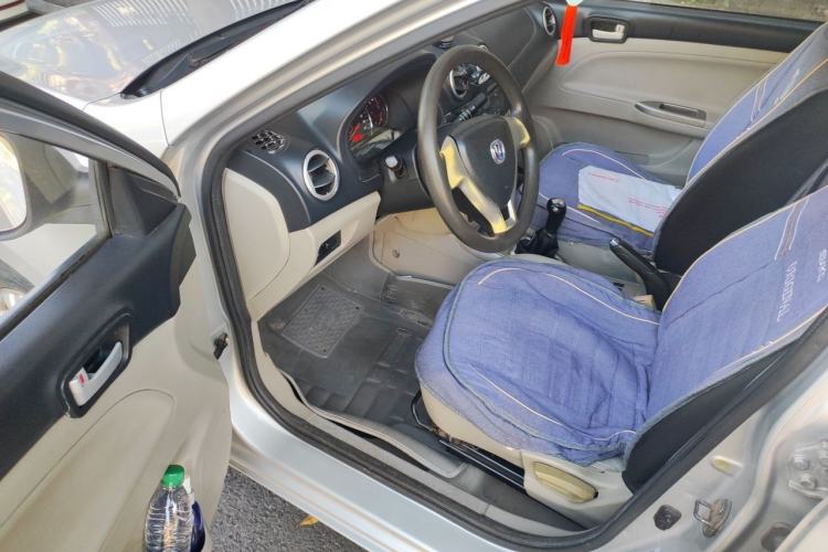Used CHANGAN Alsvin V3 2012 1.3L Manual Comfort Version China IV Standard Driver Seat