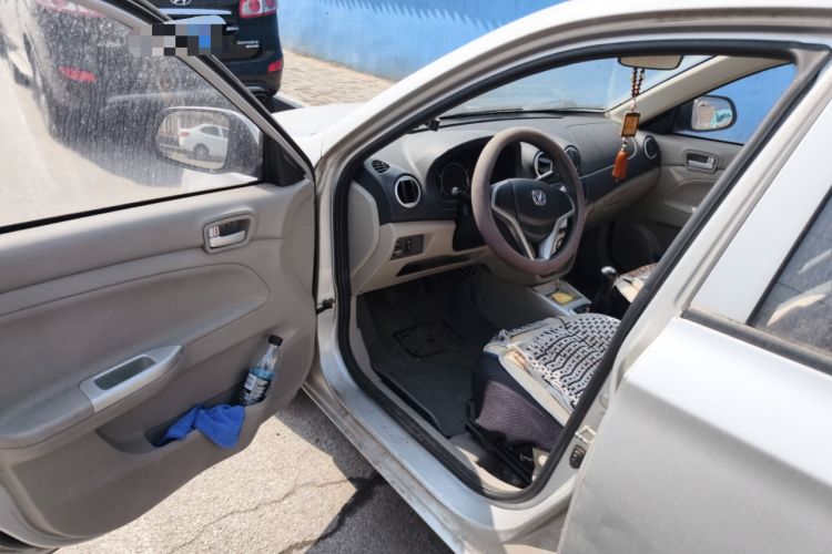 Used CHANGAN Alsvin V3 2012 1.3L Manual Comfort Version China IV Standard Driver Seat