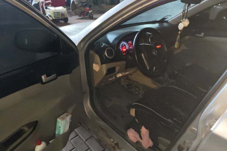 Used CHANGAN Alsvin V3 2012 1.3L Manual Comfort Version China IV Standard Driver Seat