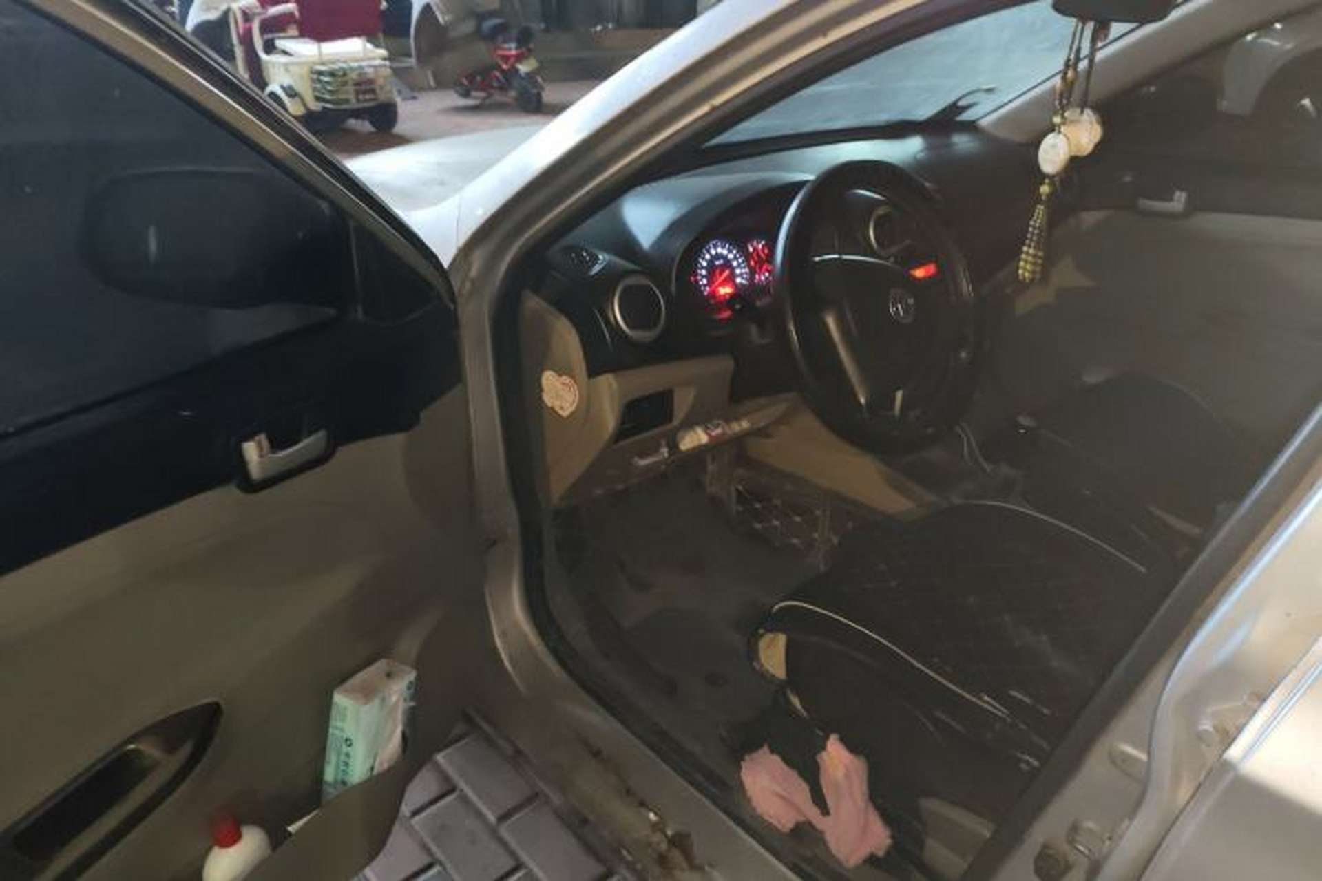 Used CHANGAN Alsvin V3 2012 1.3L Manual Comfort Version China IV Standard Driver Seat