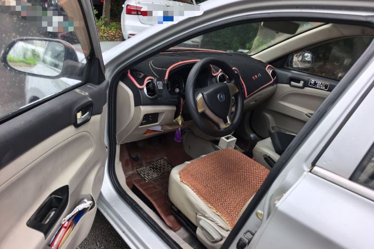Used CHANGAN Alsvin V3 2012 1.3L Manual Comfort Version China IV Standard Driver Seat
