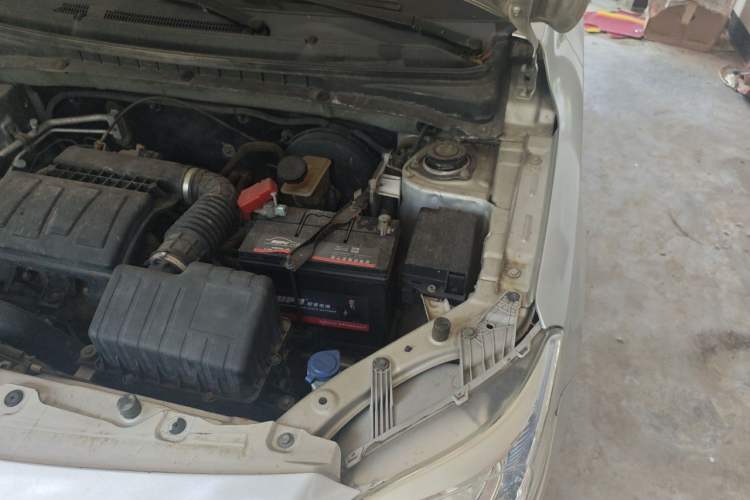 Used CHANGAN Alsvin V3 2012 1.3L Manual Comfort Version China IV Standard Engine Bay Left