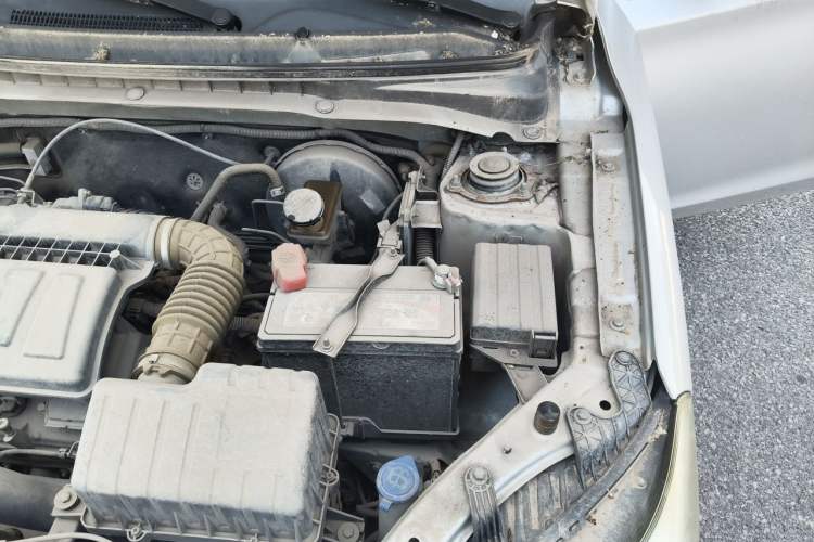 Used CHANGAN Alsvin V3 2012 1.3L Manual Comfort Version China IV Standard Engine Bay Left