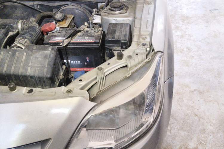 Used CHANGAN Alsvin V3 2012 1.3L Manual Comfort Version China IV Standard Engine Bay Left
