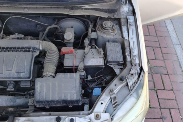 Used CHANGAN Alsvin V3 2012 1.3L Manual Comfort Version China IV Standard Engine Bay Left
