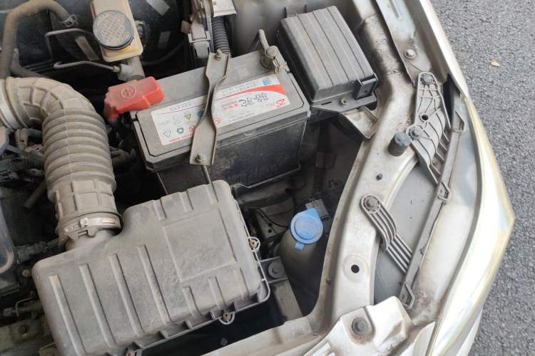 Used CHANGAN Alsvin V3 2012 1.3L Manual Comfort Version China IV Standard Engine Bay Left
