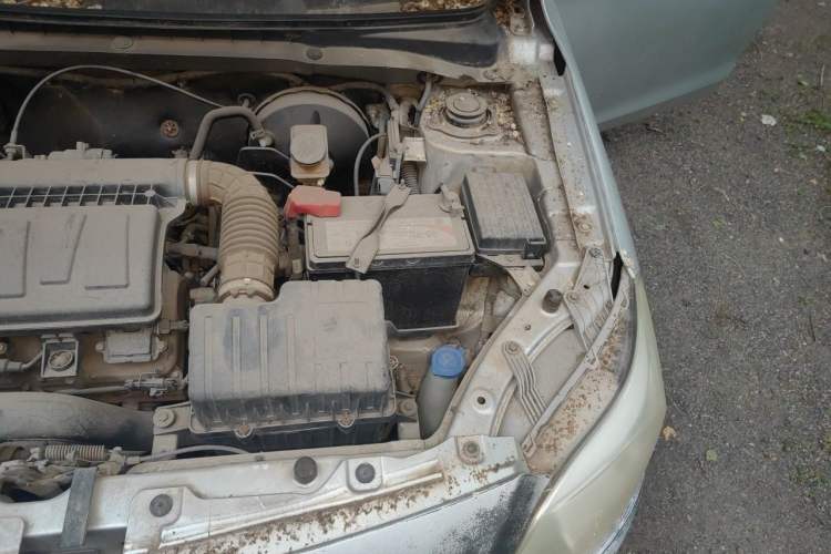 Used CHANGAN Alsvin V3 2012 1.3L Manual Comfort Version China IV Standard Engine Bay Left