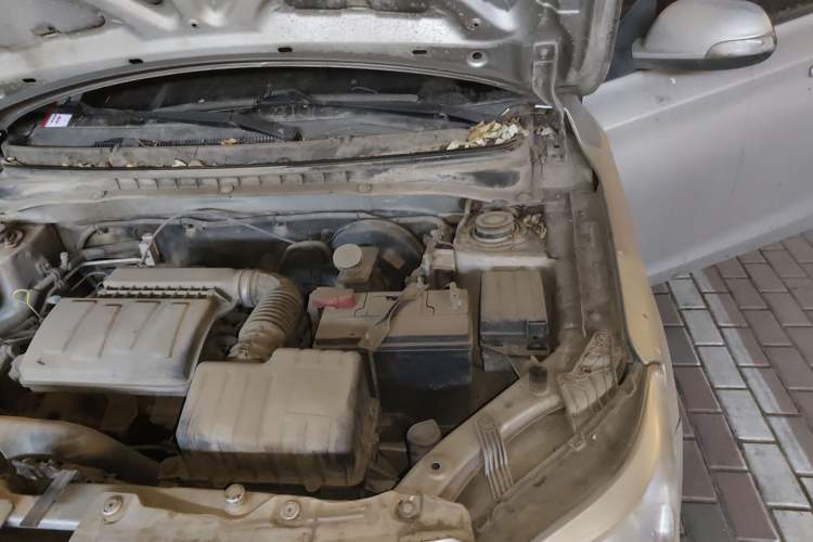 Used CHANGAN Alsvin V3 2012 1.3L Manual Comfort Version China IV Standard Engine Bay Left