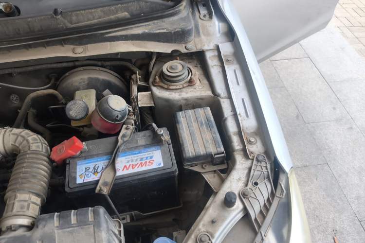Used CHANGAN Alsvin V3 2012 1.3L Manual Luxury Version China IV Standard Engine Bay Left