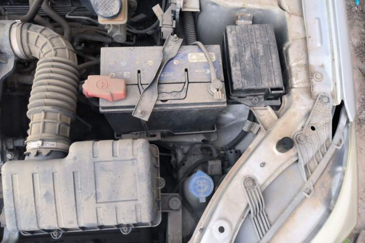 Used CHANGAN Alsvin V3 2012 1.3L Manual Comfort Version China IV Standard Engine Bay Left