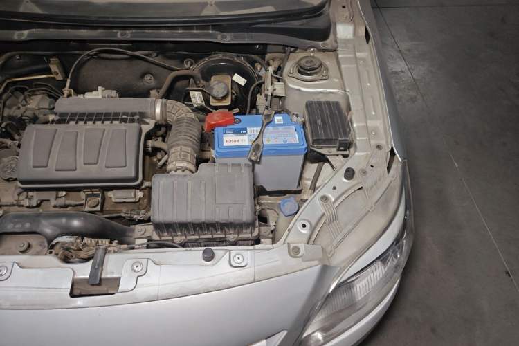 Used CHANGAN Alsvin V3 2012 1.3L Manual Comfort Version China IV Standard Engine Bay Left