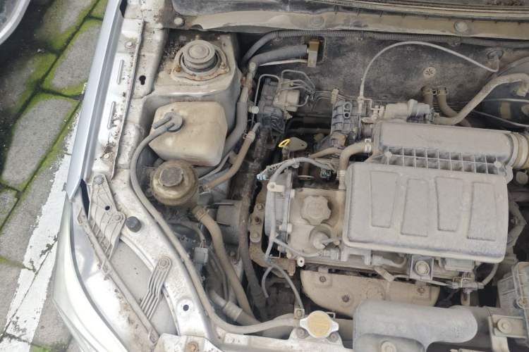 Used CHANGAN Alsvin V3 2012 1.3L Manual Comfort Version China IV Standard Engine Bay Right