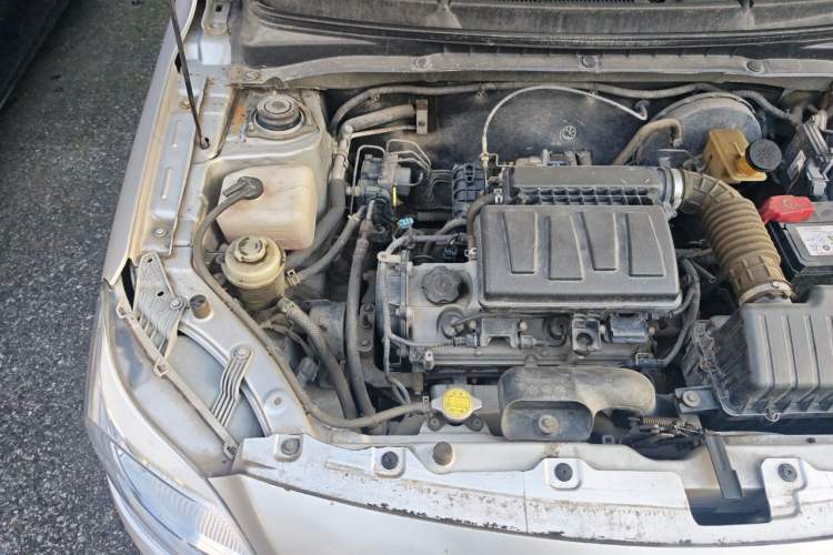 Used CHANGAN Alsvin V3 2012 1.3L Manual Comfort Version China IV Standard Engine Bay Right