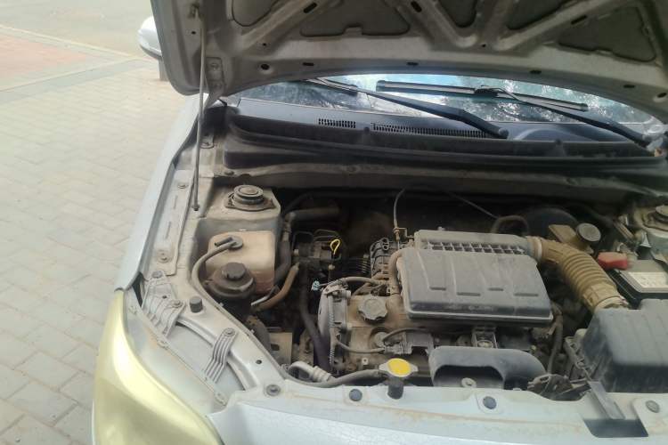 Used CHANGAN Alsvin V3 2012 1.3L Manual Comfort Version China IV Standard Engine Bay Right