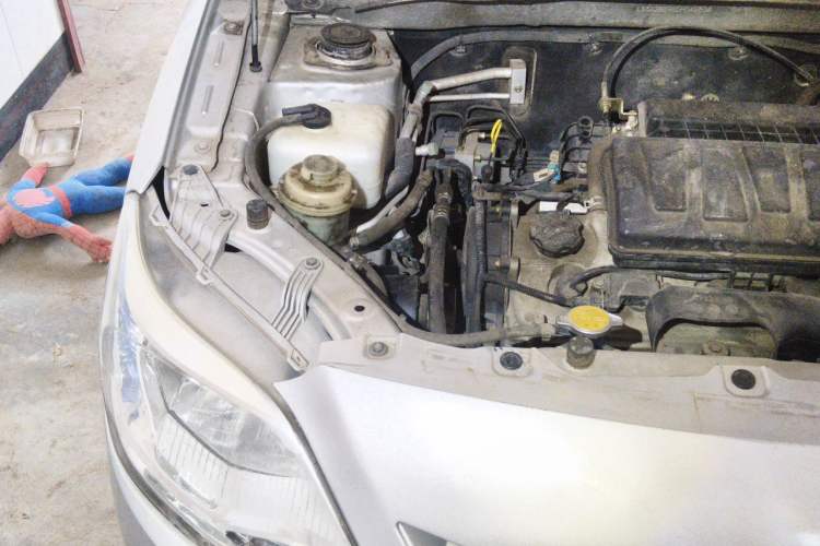 Used CHANGAN Alsvin V3 2012 1.3L Manual Comfort Version China IV Standard Engine Bay Right