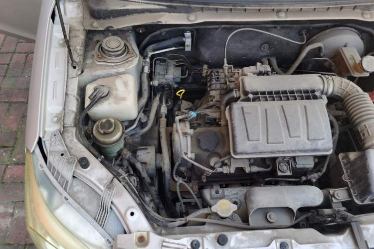 Used CHANGAN Alsvin V3 2012 1.3L Manual Comfort Version China IV Standard Engine Bay Right