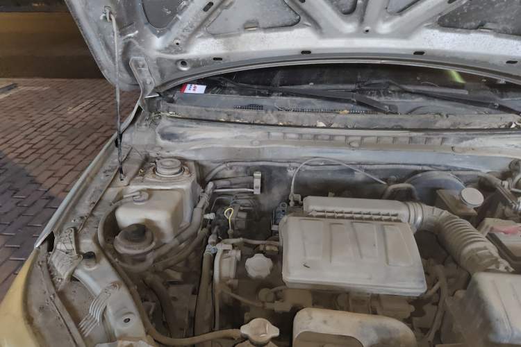 Used CHANGAN Alsvin V3 2012 1.3L Manual Comfort Version China IV Standard Engine Bay Right