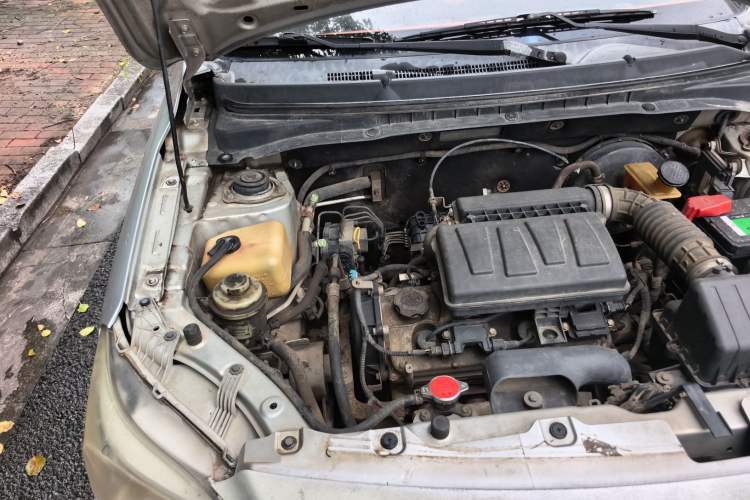 Used CHANGAN Alsvin V3 2012 1.3L Manual Comfort Version China IV Standard Engine Bay Right