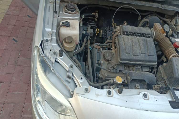 Used CHANGAN Alsvin V3 2012 1.3L Manual Comfort Version China IV Standard Engine Bay Right