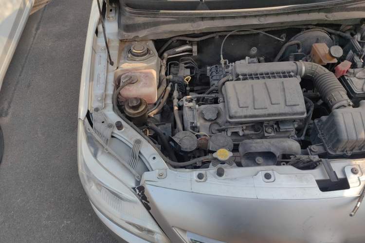 Used CHANGAN Alsvin V3 2012 1.3L Manual Comfort Version China IV Standard Engine Bay Right