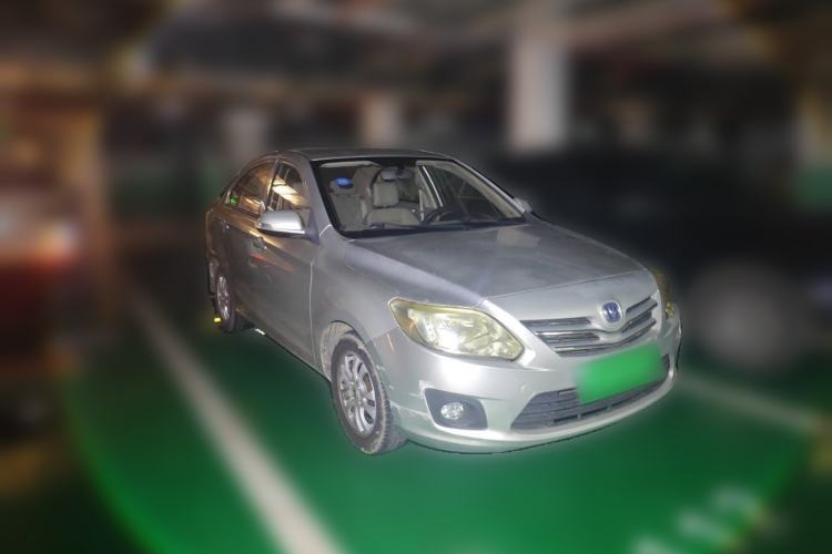 Used CHANGAN Alsvin V3 2012 1.3L Manual Luxury Version China IV Standard Front Right 45 Deg