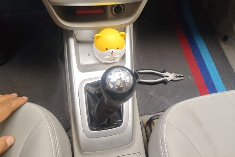 Used CHANGAN Alsvin V3 2012 1.3L Manual Comfort Version China IV Standard Gear Lever