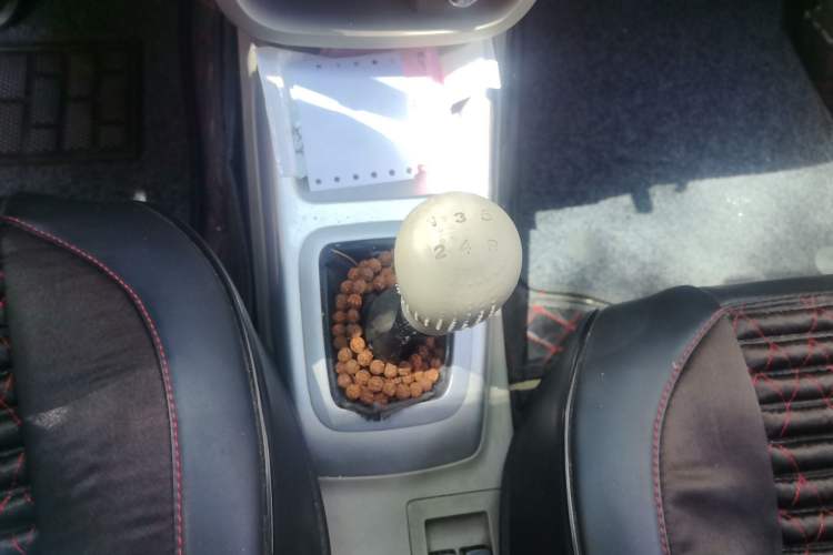 Used CHANGAN Alsvin V3 2012 1.3L Manual Comfort Version China IV Standard Gear Lever