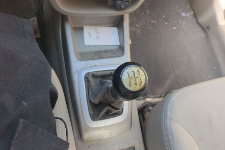 Used CHANGAN Alsvin V3 2012 1.3L Manual Comfort Version China IV Standard Gear Lever