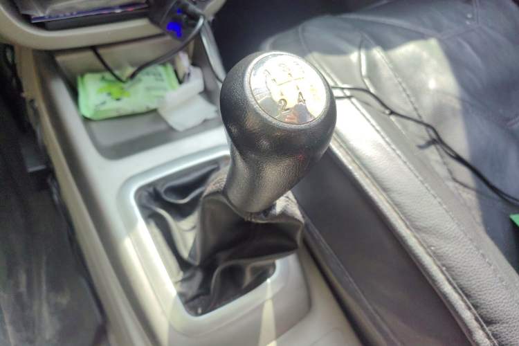 Used CHANGAN Alsvin V3 2012 1.3L Manual Comfort Version China IV Standard Gear Lever