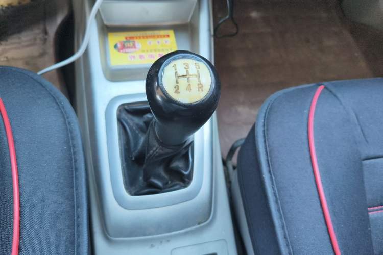 Used CHANGAN Alsvin V3 2012 1.3L Manual Comfort Version China IV Standard Gear Lever