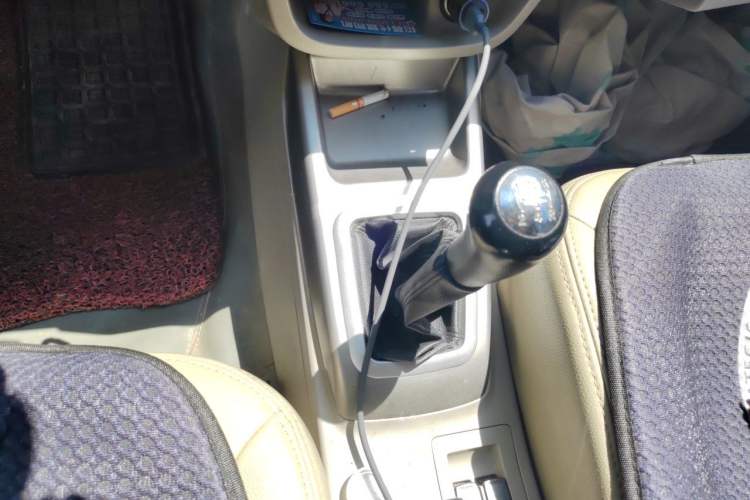 Used CHANGAN Alsvin V3 2012 1.3L Manual Comfort Version China IV Standard Gear Lever