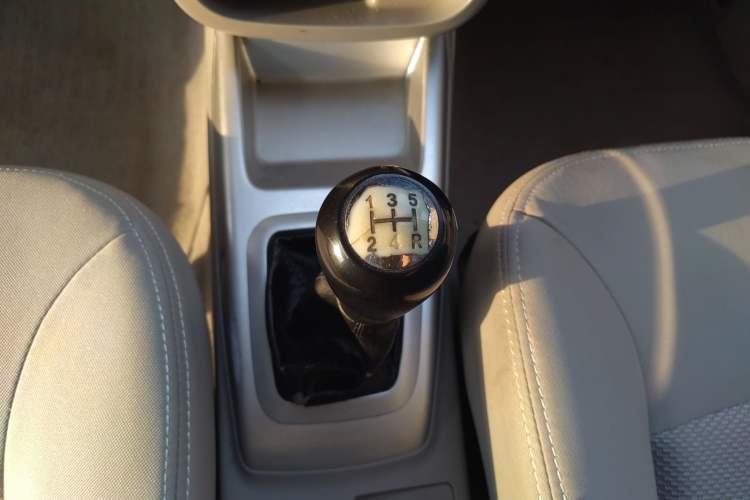 Used CHANGAN Alsvin V3 2012 1.3L Manual Comfort Version China IV Standard Gear Lever