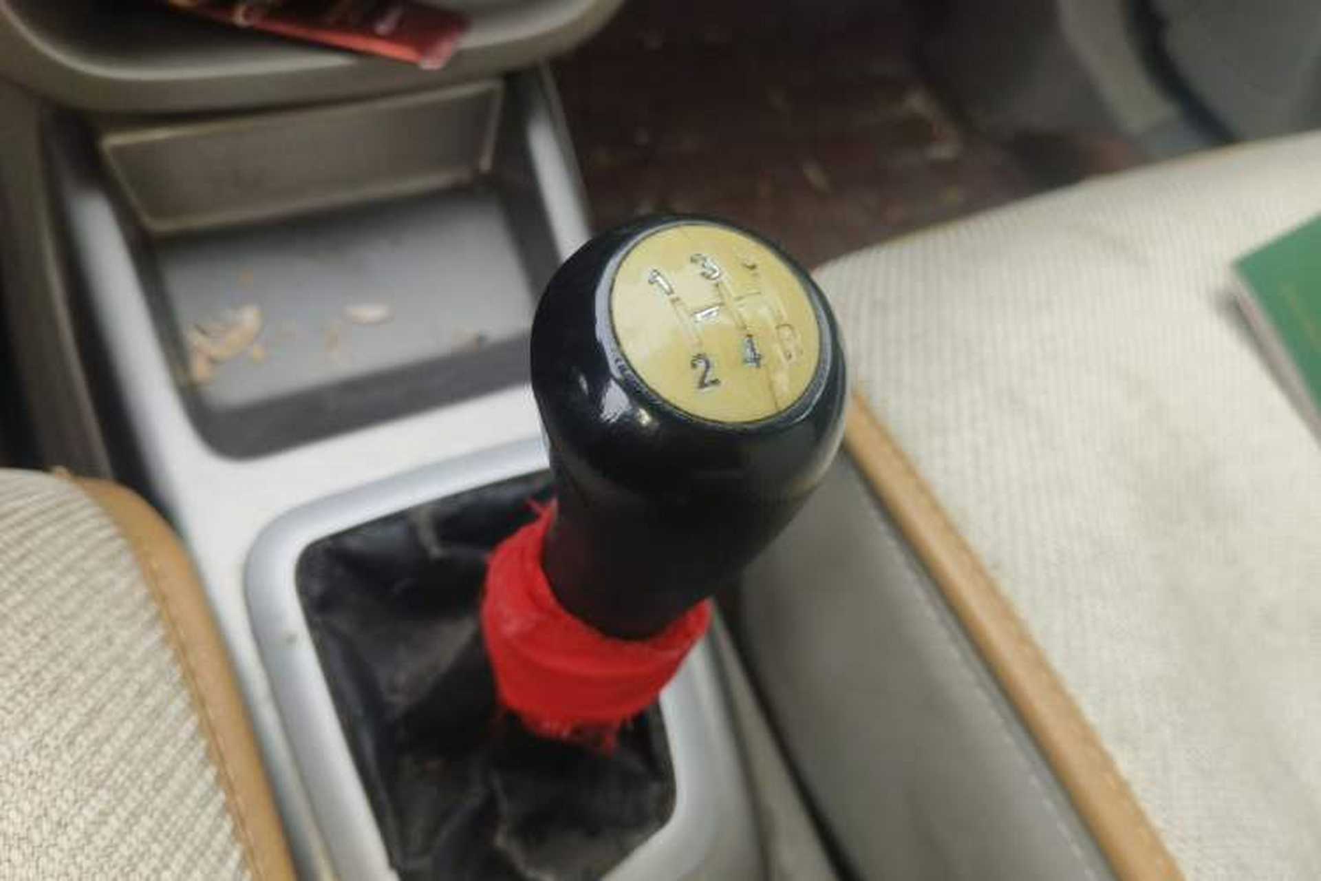 Used CHANGAN Alsvin V3 2012 1.3L Manual Luxury Version China IV Standard Gear Lever