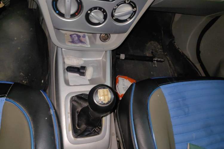 Used CHANGAN Alsvin V3 2012 1.3L Manual Comfort Version China IV Standard Gear Lever