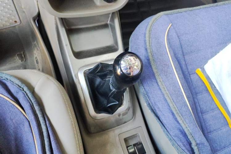 Used CHANGAN Alsvin V3 2012 1.3L Manual Comfort Version China IV Standard Gear Lever