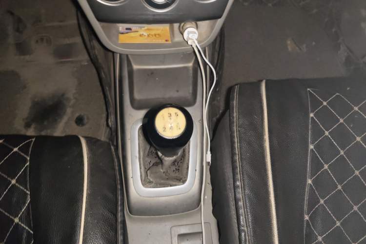 Used CHANGAN Alsvin V3 2012 1.3L Manual Comfort Version China IV Standard Gear Lever