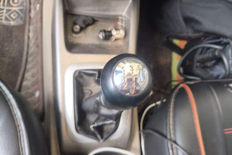 Used CHANGAN Alsvin V3 2012 1.3L Manual Luxury Version China IV Standard Gear Lever