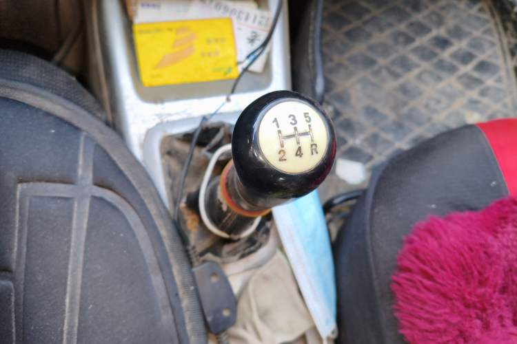Used CHANGAN Alsvin V3 2012 1.3L Manual Comfort Version China IV Standard Gear Lever