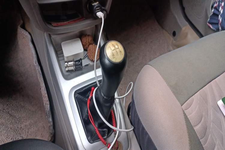 Used CHANGAN Alsvin V3 2012 1.3L Manual Comfort Version China IV Standard Gear Lever