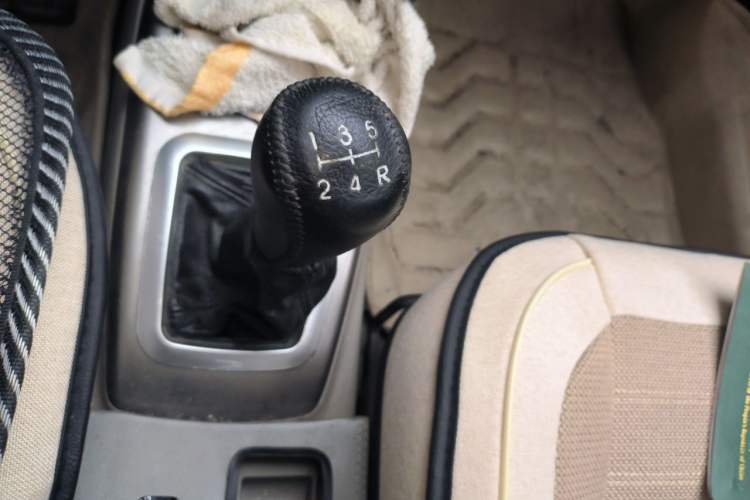 Used CHANGAN Alsvin V3 2012 1.3L Manual Comfort Version China IV Standard Gear Lever