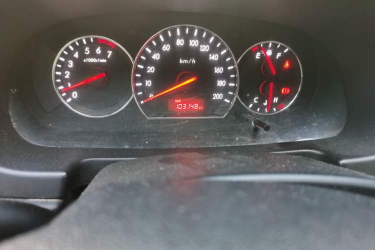 Used CHANGAN Alsvin V3 2012 1.3L Manual Luxury Version China IV Standard Odometer Close Up
