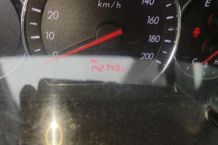 Used CHANGAN Alsvin V3 2012 1.3L Manual Luxury Version China IV Standard Odometer Close Up