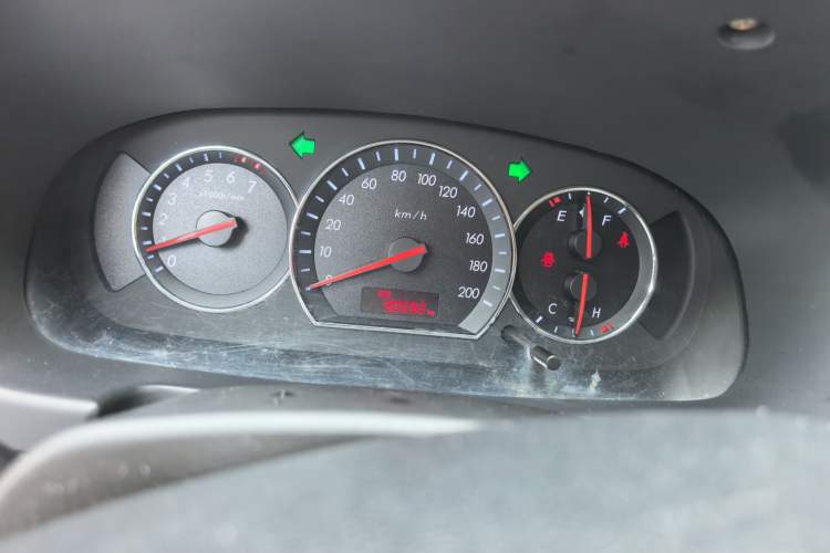 Used CHANGAN Alsvin V3 2012 1.3L Manual Comfort Version China IV Standard Odometer Close Up
